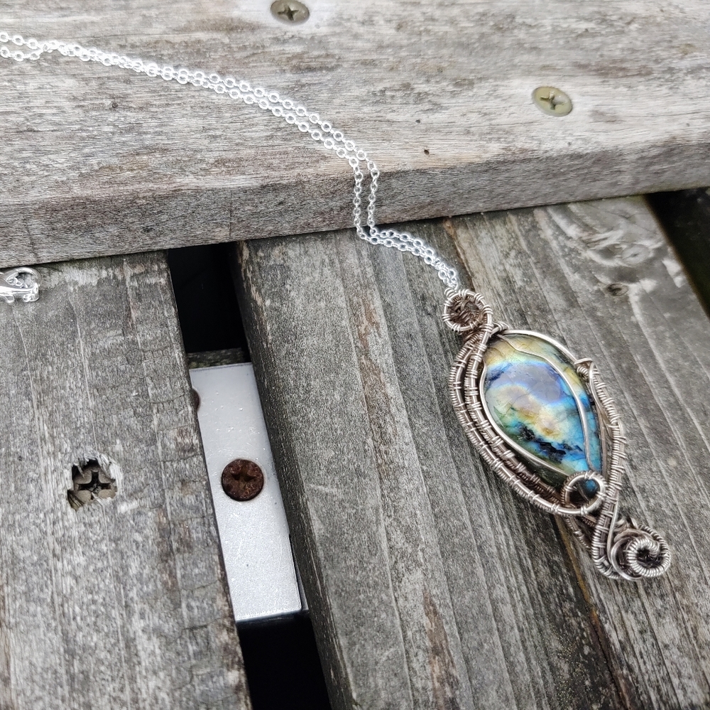 Flashy Labradorite pendant/necklace